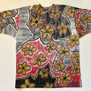 NEW 90’s VINTAGE GEOMETRIC SHORT SLEEVE T-SHIRT